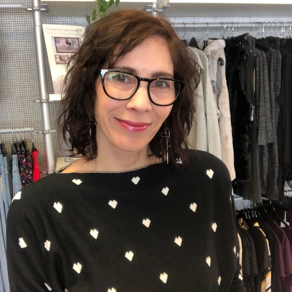 Meet your Posher, Kari - Picture 3 of 4